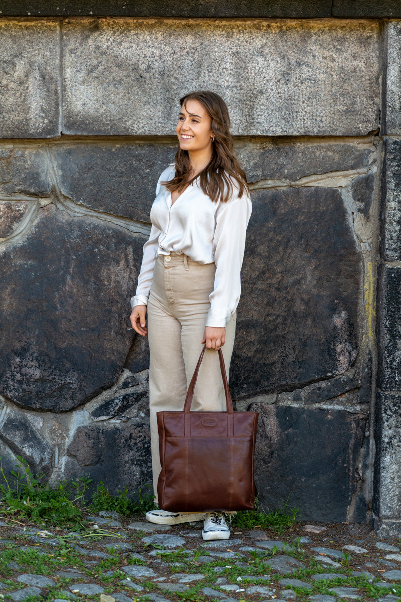 A. Eriksson Outi Shoppingveske I Skinn Brun