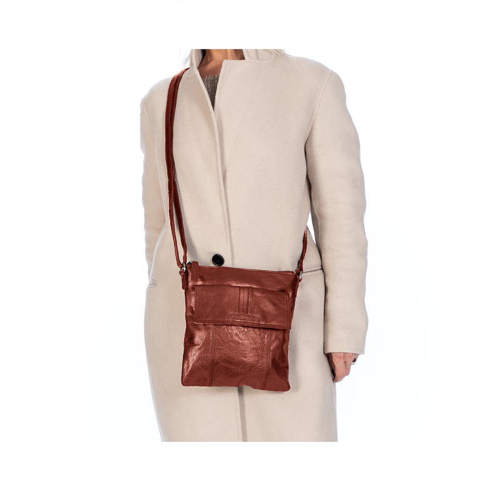 Springfield Liten Crossoverveske Med Frontlomme I Skinn Cognac