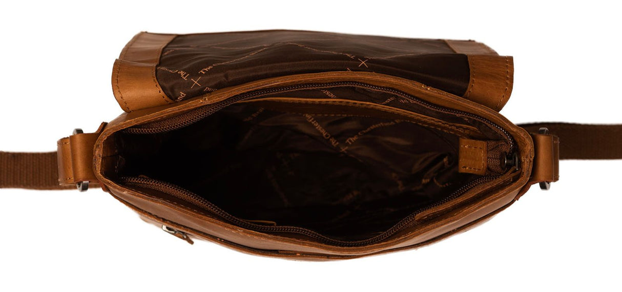 The Chesterfield Brand Irvine Mellomstor Skulderveske I Skinn Cognac
