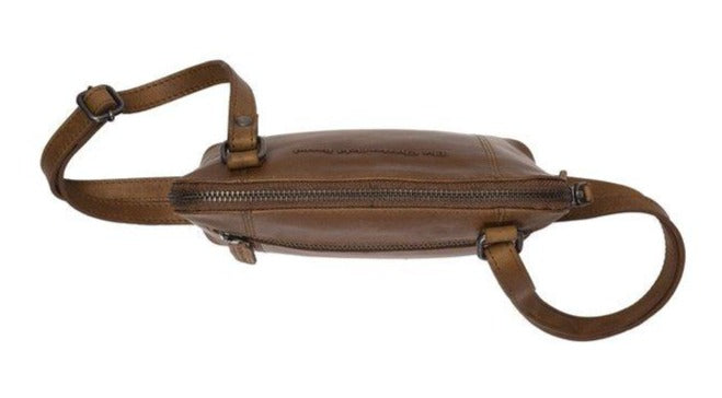 The Chesterfield Brand River Liten Crossover Veske I Skinn Cognac
