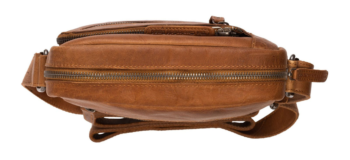 The Chesterfield Brand Dessau Medium Crossover Veske I Skinn Cognac