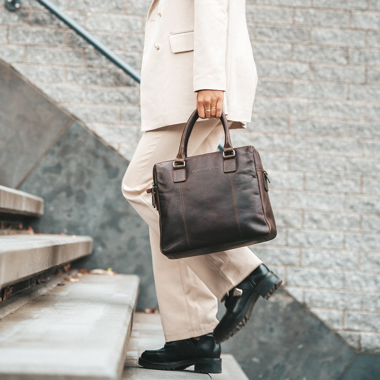 The Chesterfield Brand Santiago 14" Pc Veske I Skinn Brun