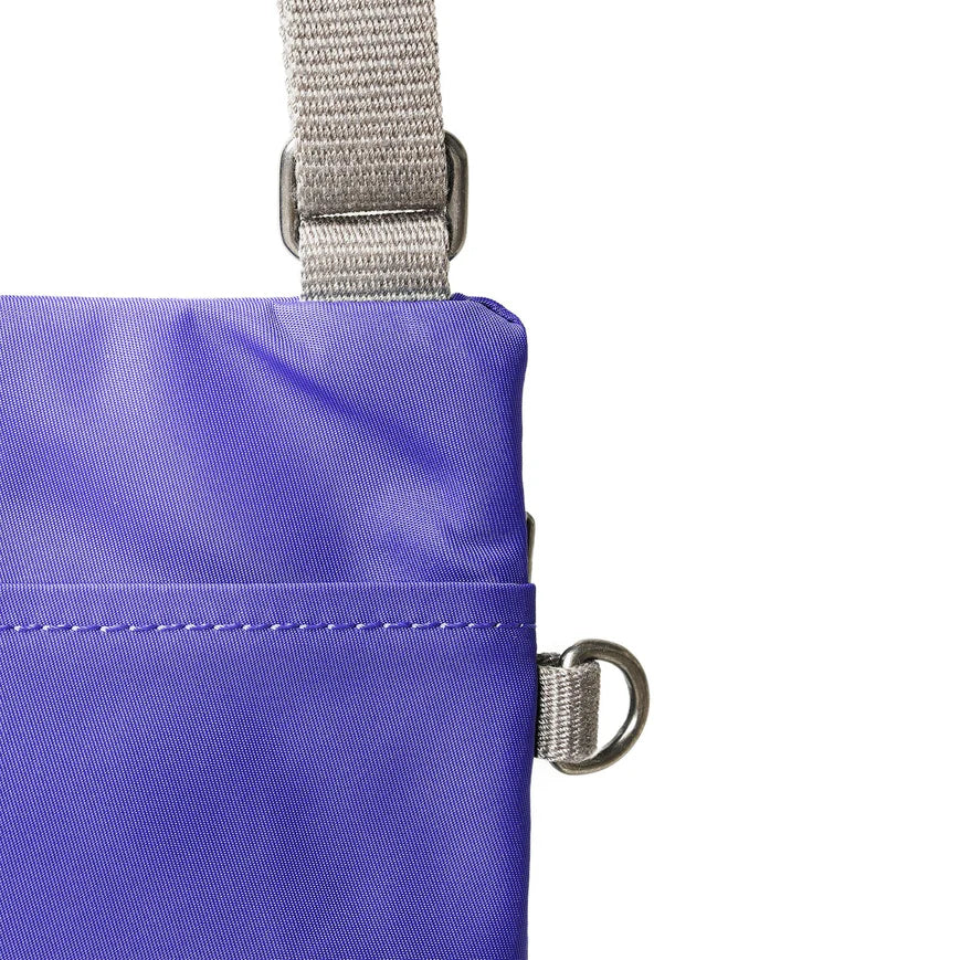 Roka Chelsea Crossbody Telefonveske Purple