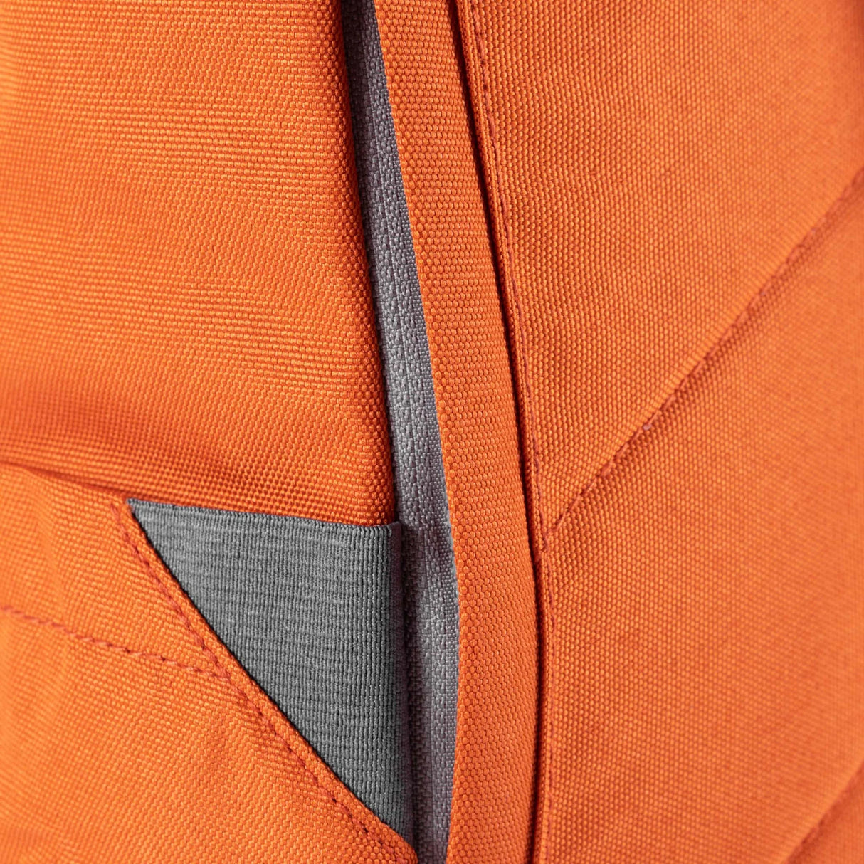 Roka Finchley A Medium Ryggsekk 15 Liter Oransje