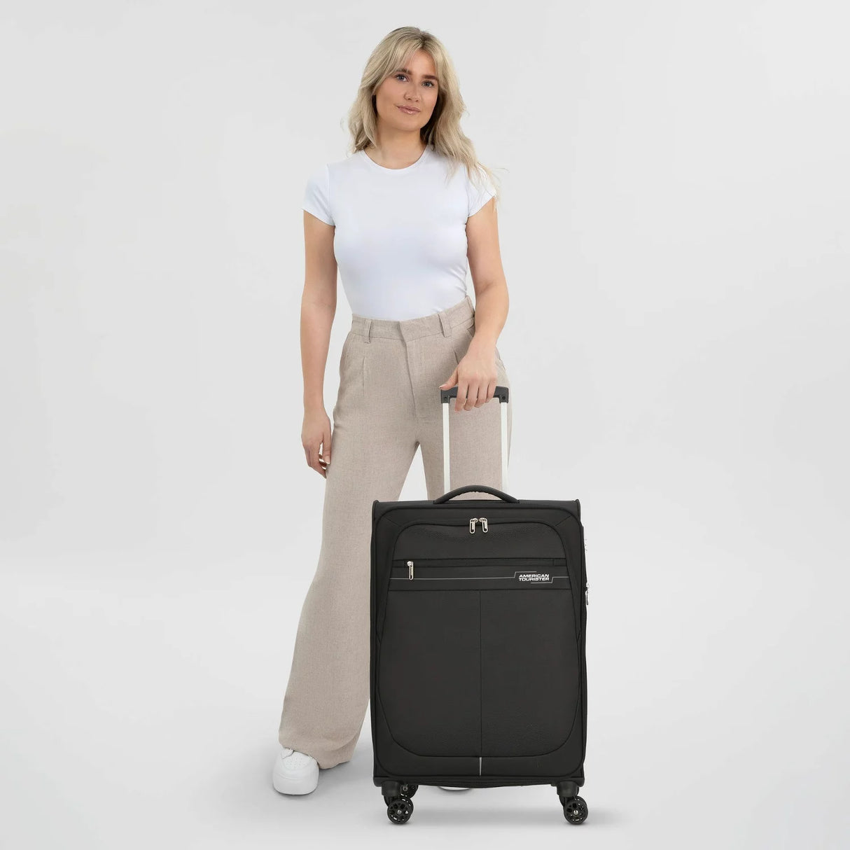 American Tourister Deep Dive Utvidbar Medium Koffert Svart