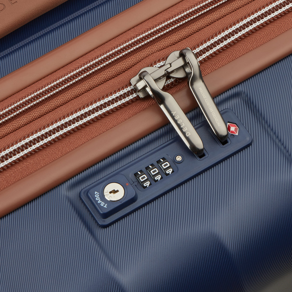 Delsey Carrousel  Utvidbar Mellomstor Koffert 67cm/76L