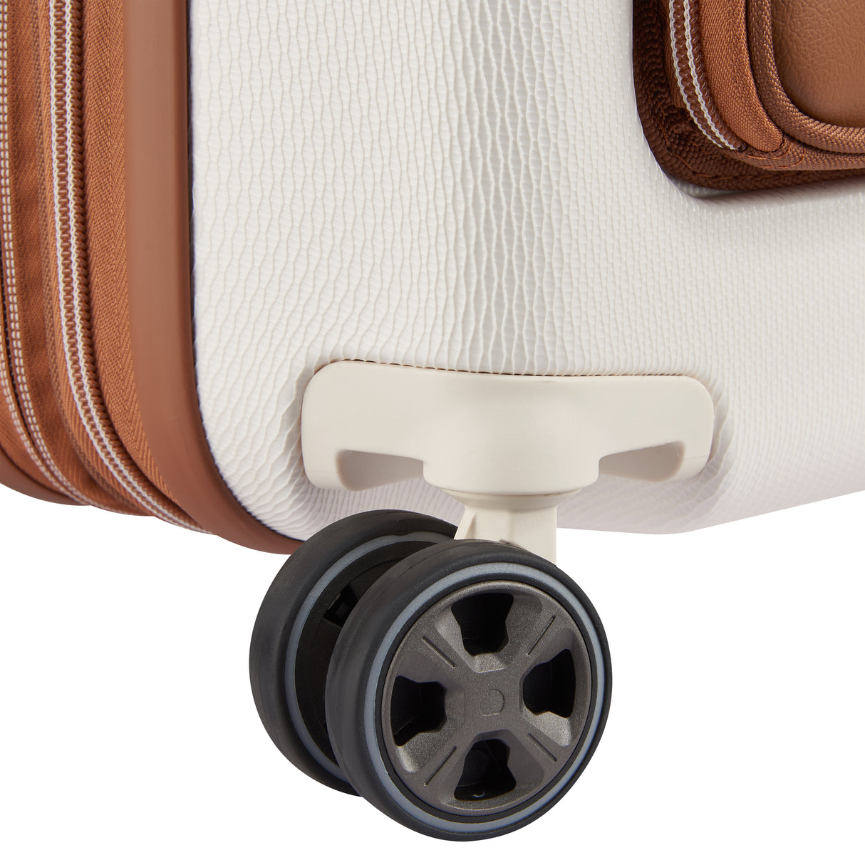 Delsey Chatelet Air 2.0 Utvidbar Business Kabinkoffert med PC-lomme og USB-port 55cm