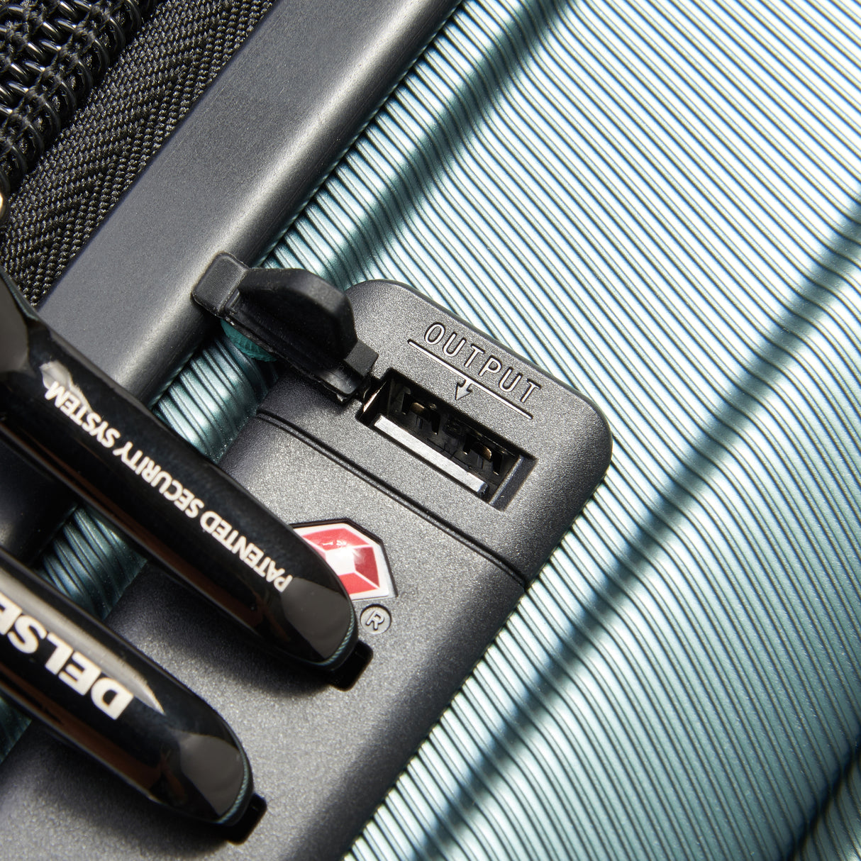 Delsey Shadow 5.0 Kabinkoffert med USB port 55cm/35 L