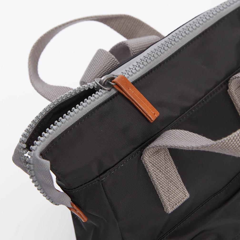 Roka Bantry B Medium Ryggsekk 14 Liter Svart