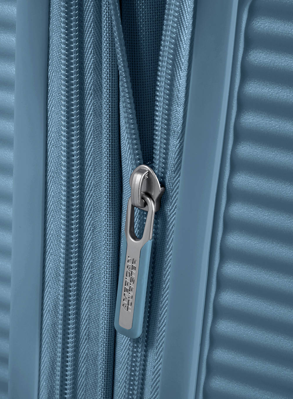 American Tourister Soundbox Mellomstor Koffert 67 cm Stone Blue